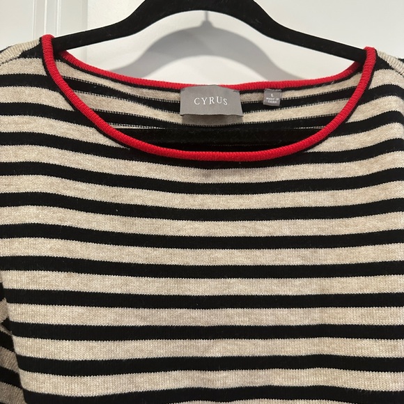 Brand New Multi Coloured Sweater. - Picture 4 of 14